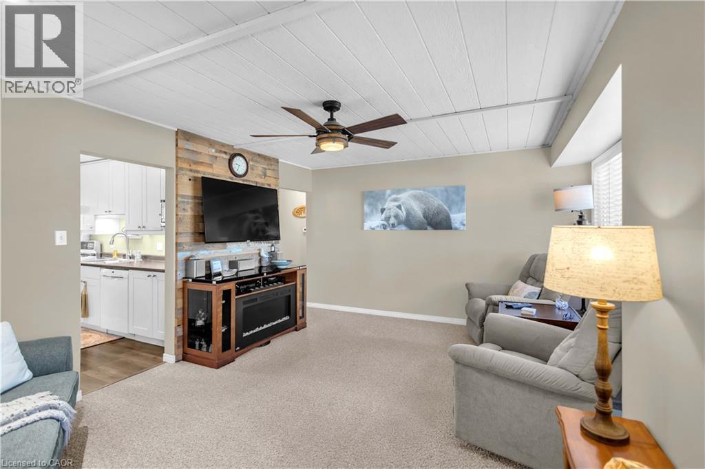 71 Alexander Drive, Brantford, ON - Indoor Photo Showing Other Room