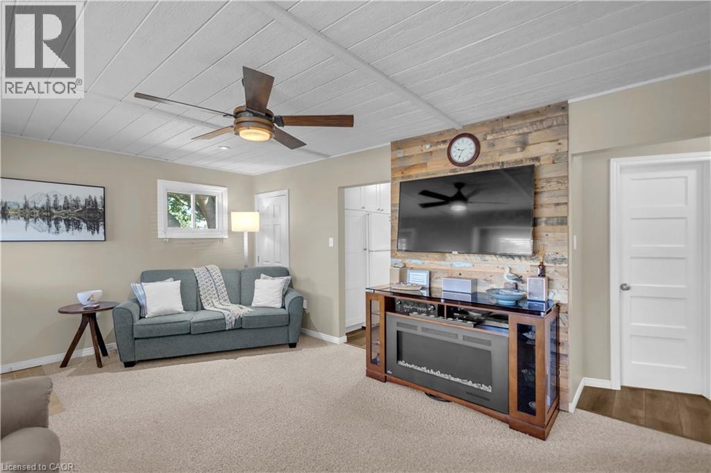 71 Alexander Drive, Brantford, ON - Indoor Photo Showing Other Room