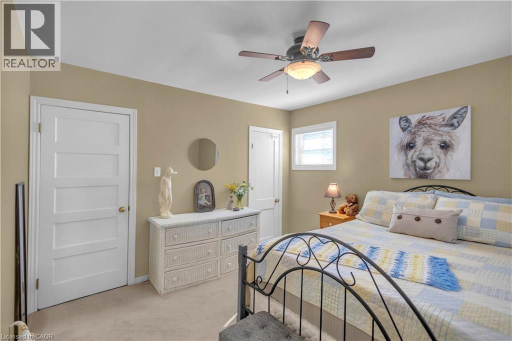 71 Alexander Drive, Brantford, ON - Indoor Photo Showing Bedroom