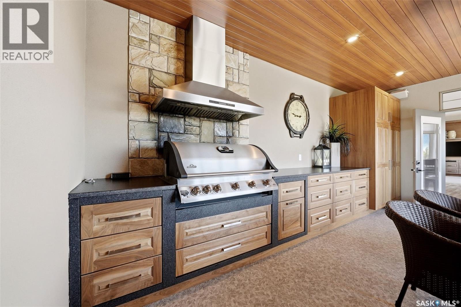 3505 Green Brook Road, Regina, SK - Indoor Photo Showing Kitchen