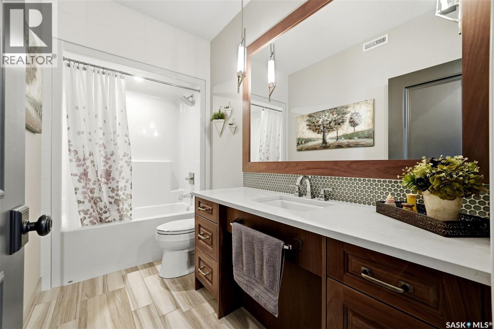3505 Green Brook Road, Regina, SK - Indoor Photo Showing Bathroom