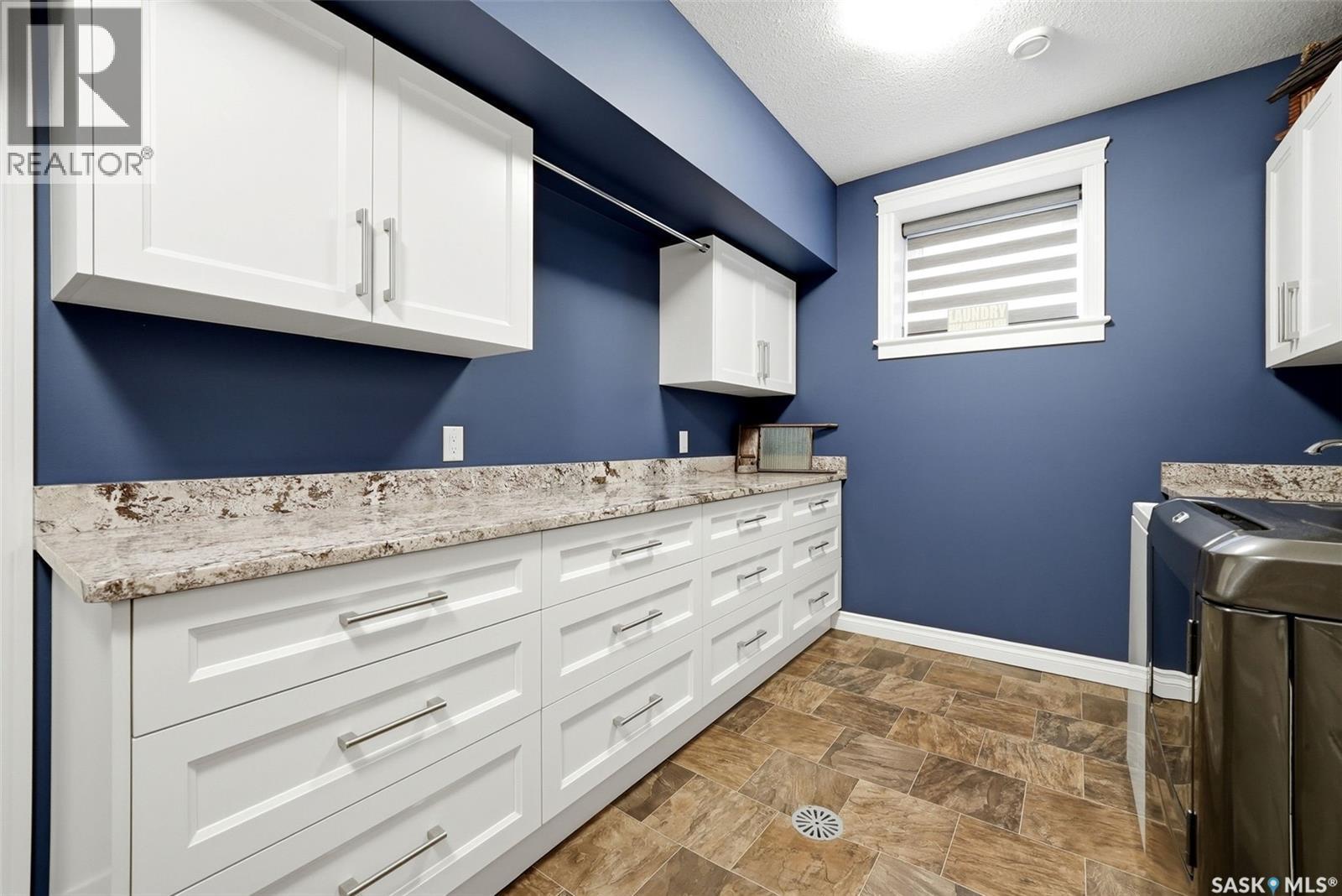 3505 Green Brook Road, Regina, SK - Indoor Photo Showing Laundry Room