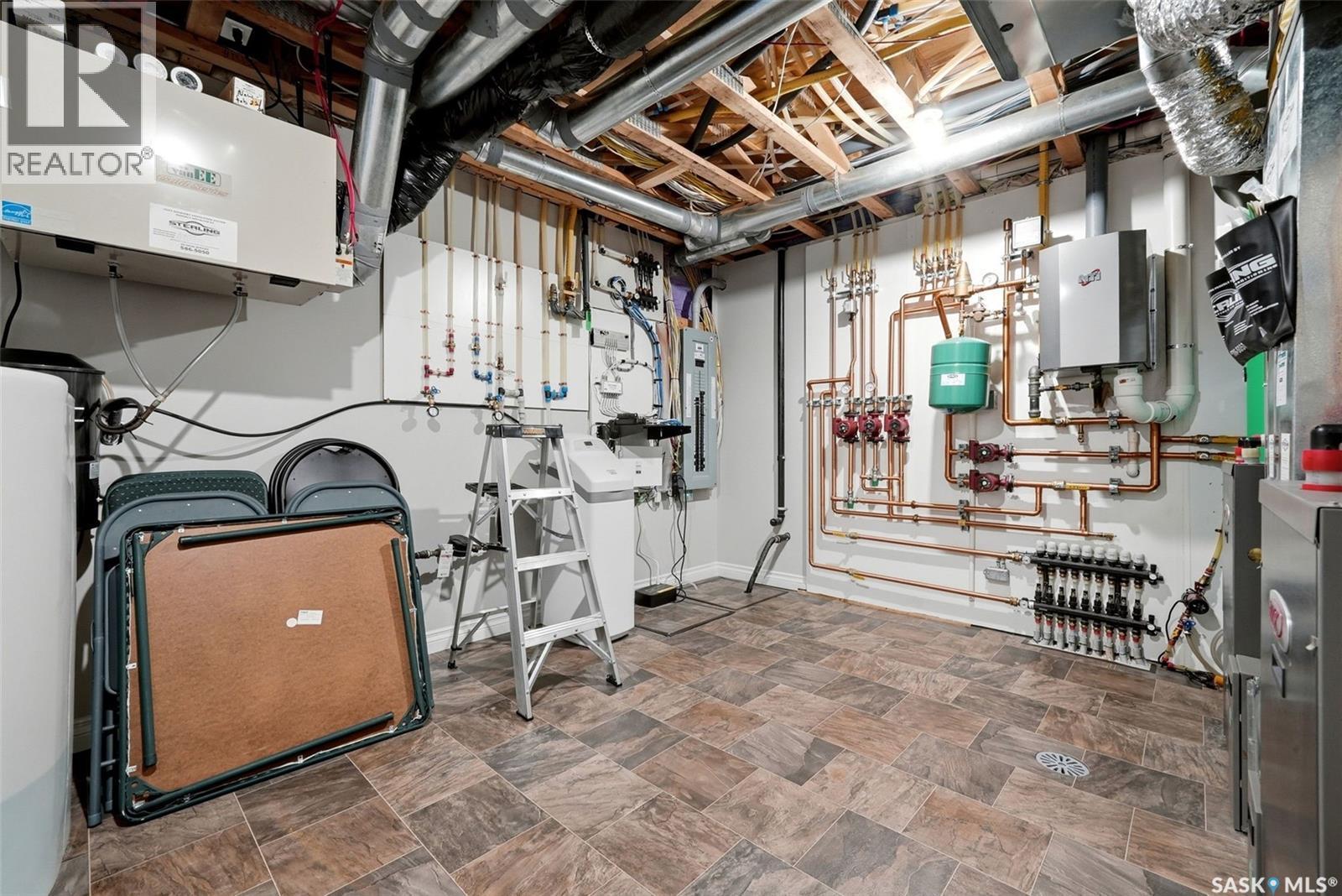 3505 Green Brook Road, Regina, SK - Indoor