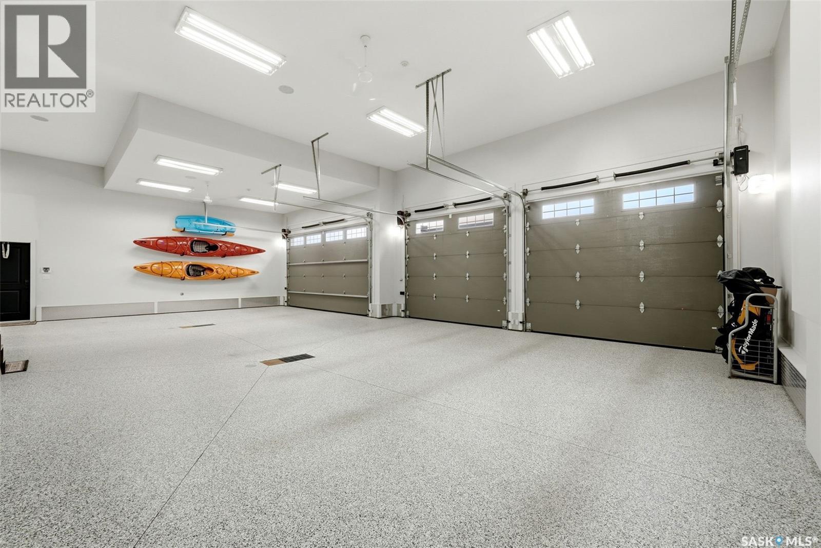 3505 Green Brook Road, Regina, SK - Indoor Photo Showing Garage
