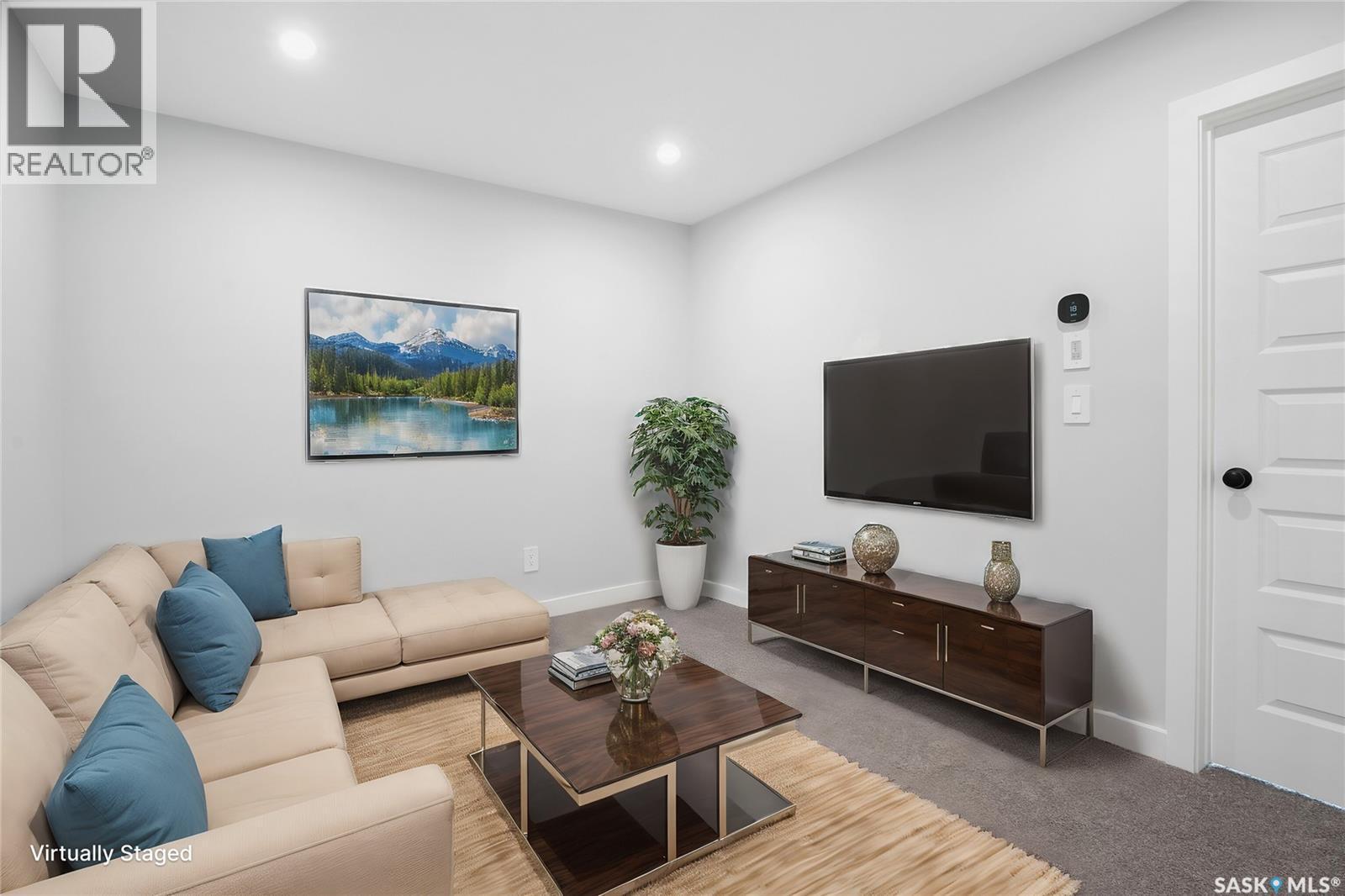 2960 Green Turtle Road, Regina, SK - Indoor Photo Showing Living Room