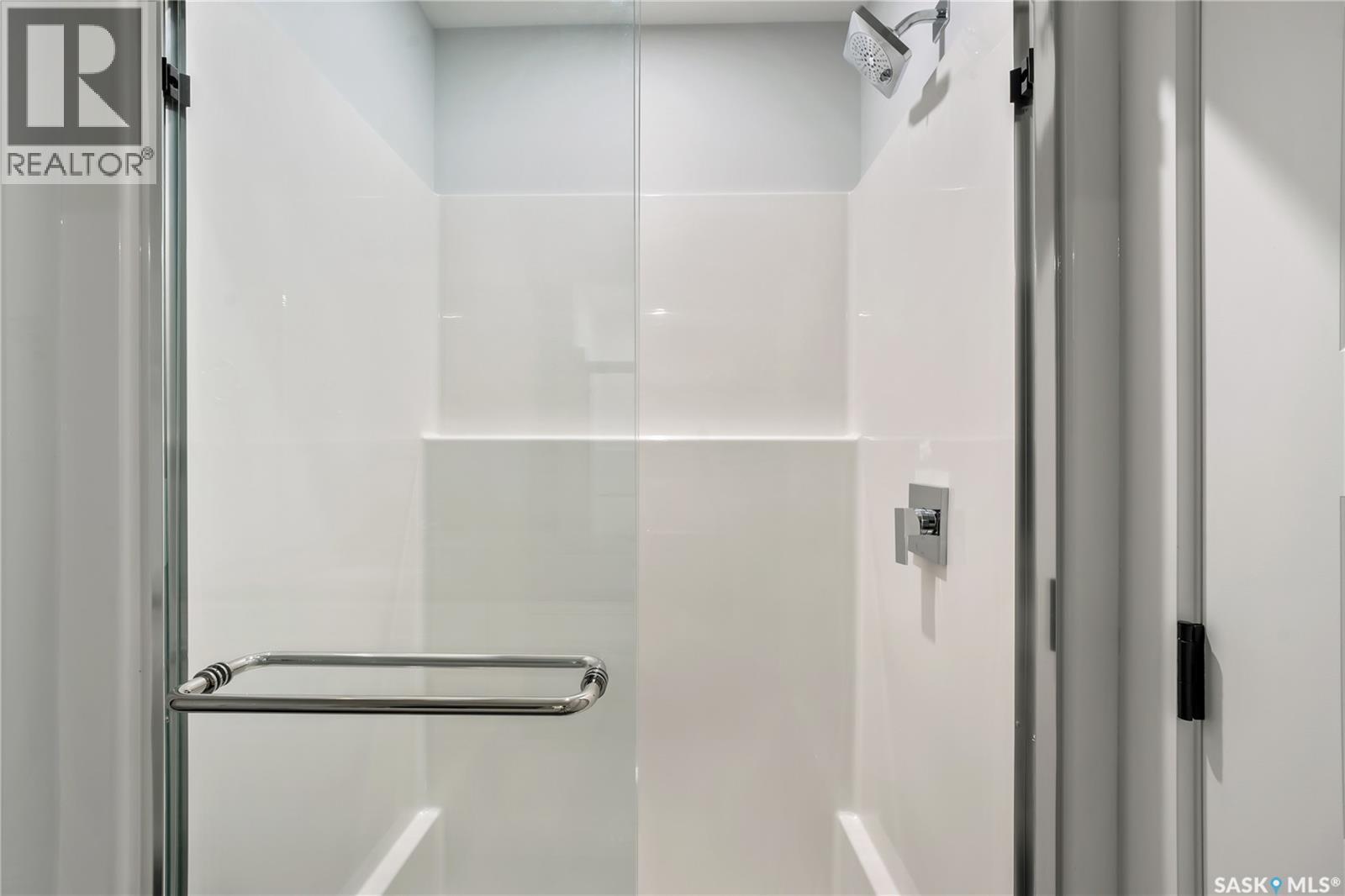 2960 Green Turtle Road, Regina, SK - Indoor