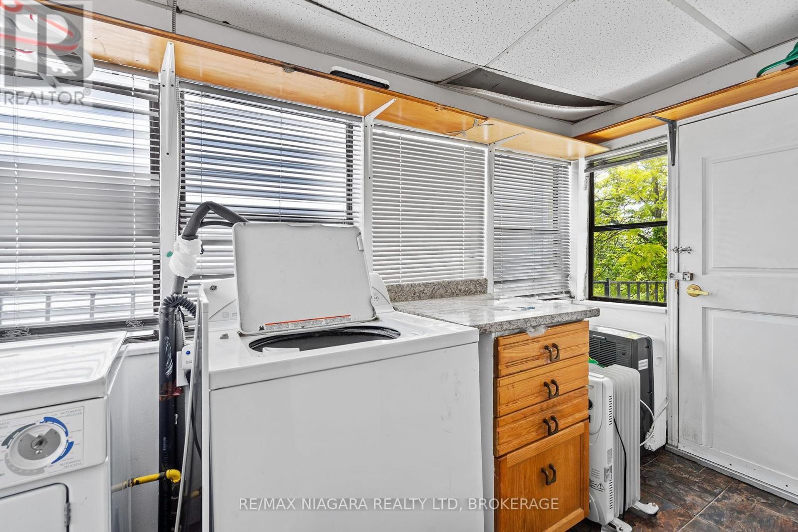 73 Hillview Road, St. Catharines (Western Hill), ON - Indoor Photo Showing Laundry Room