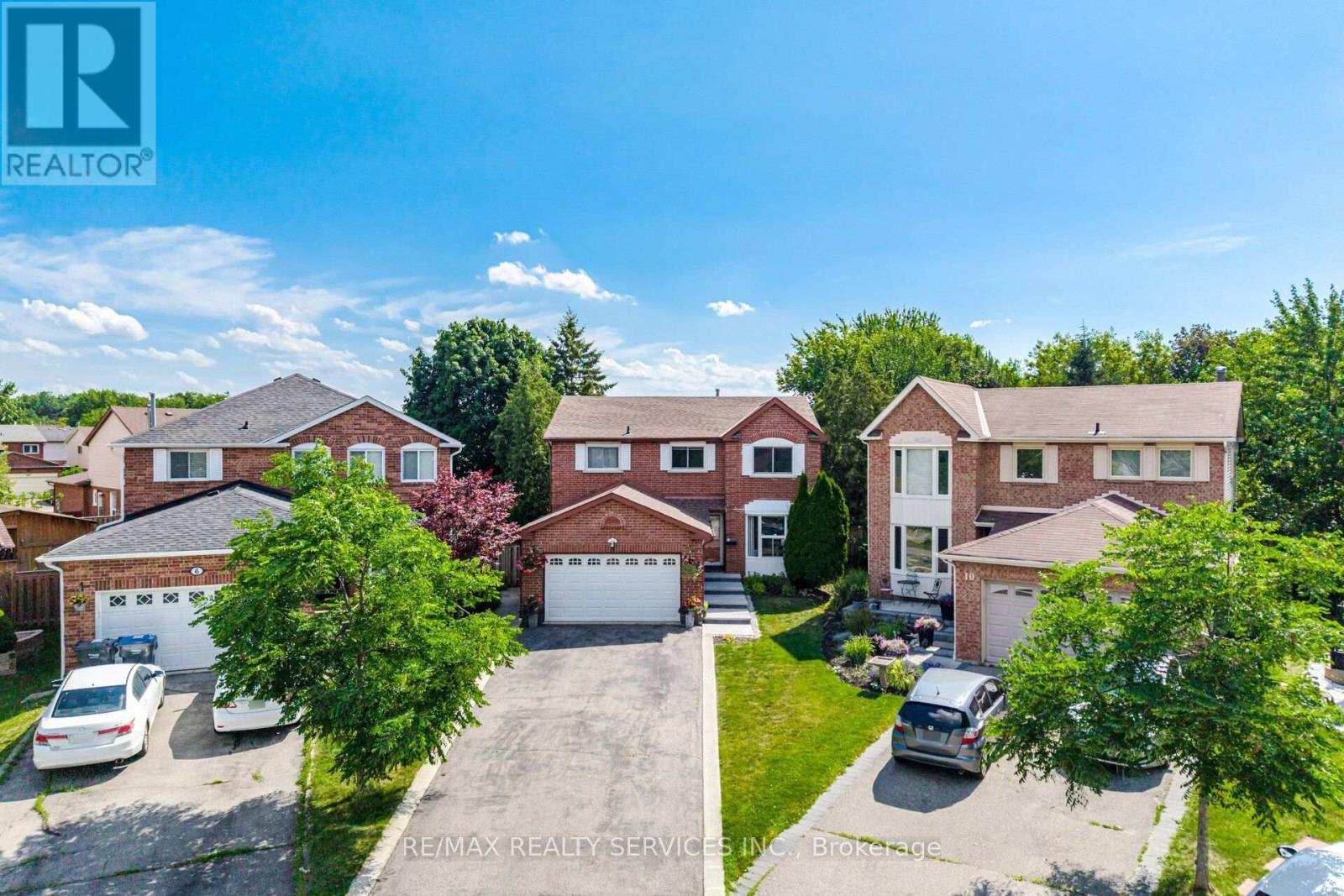 8 Paramount Place, Brampton, ON - Outdoor With Facade