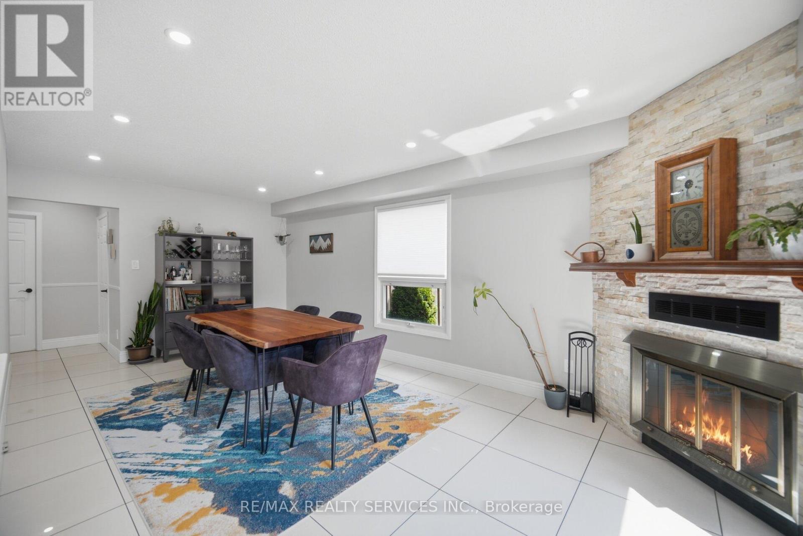8 Paramount Place, Brampton, ON - Indoor With Fireplace