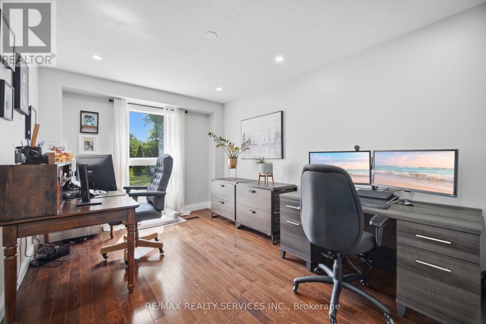 8 Paramount Place, Brampton, ON - Indoor Photo Showing Office
