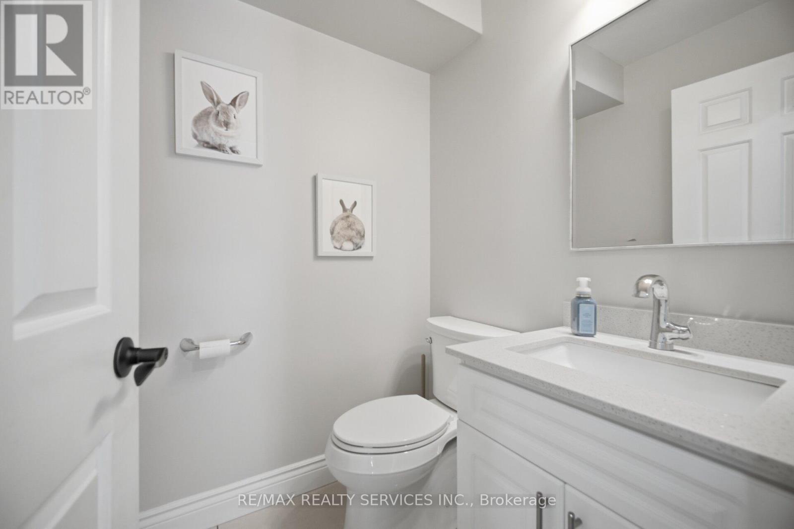 8 Paramount Place, Brampton, ON - Indoor Photo Showing Bathroom