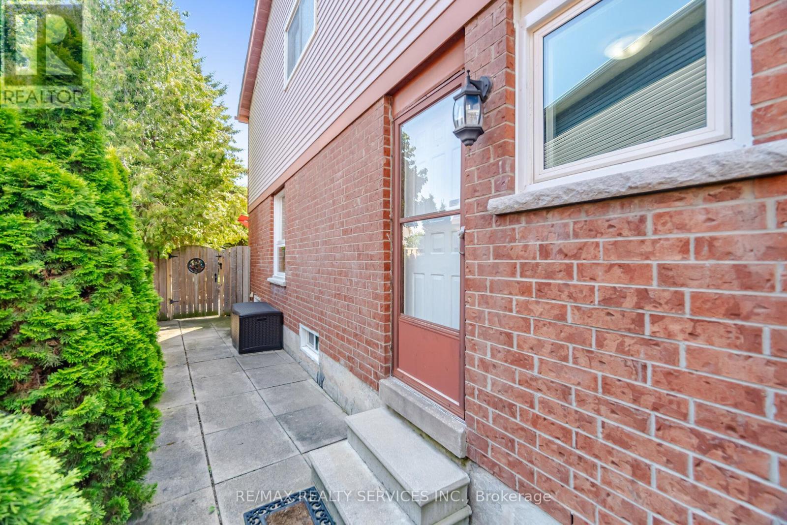 8 Paramount Place, Brampton, ON - Outdoor With Exterior