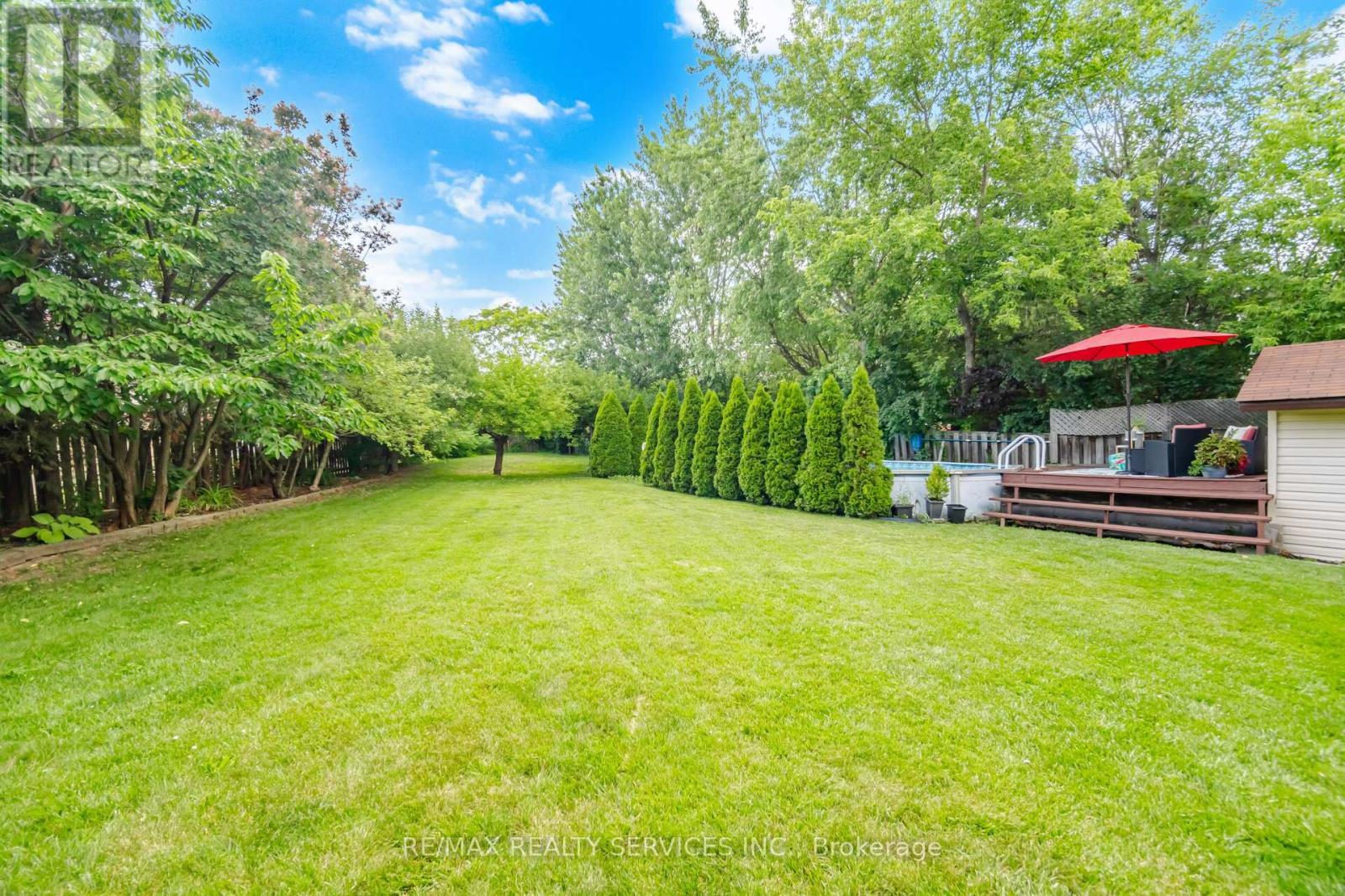 8 Paramount Place, Brampton, ON - Outdoor