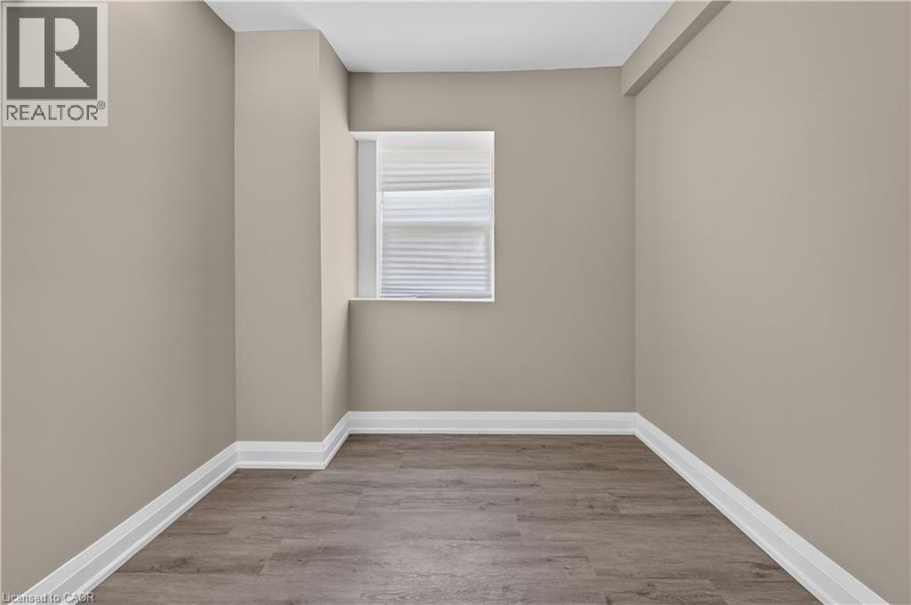 332 East Avenue N, Hamilton, ON - Indoor Photo Showing Other Room