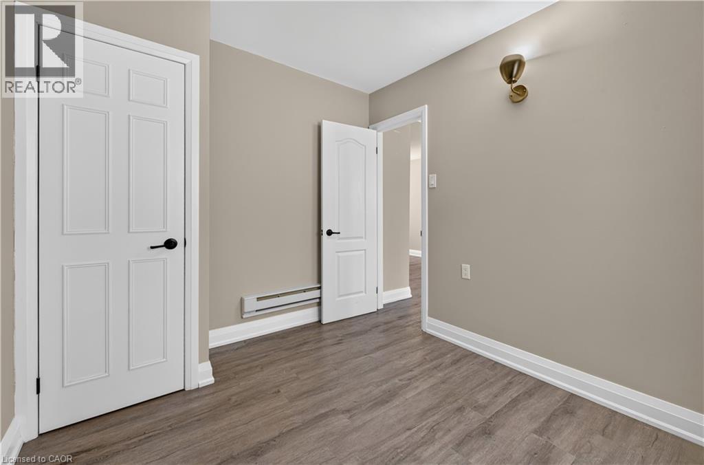332 East Avenue N, Hamilton, ON - Indoor Photo Showing Other Room