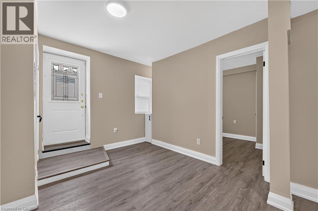 332 East Avenue N, Hamilton, ON - Indoor Photo Showing Other Room