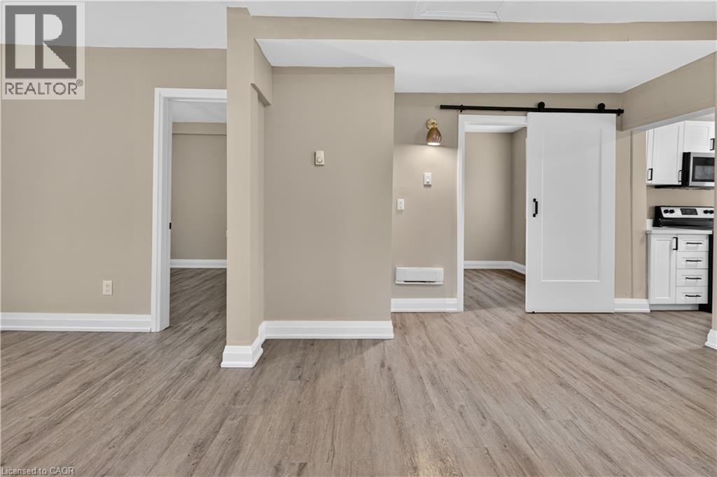 332 East Avenue N, Hamilton, ON - Indoor
