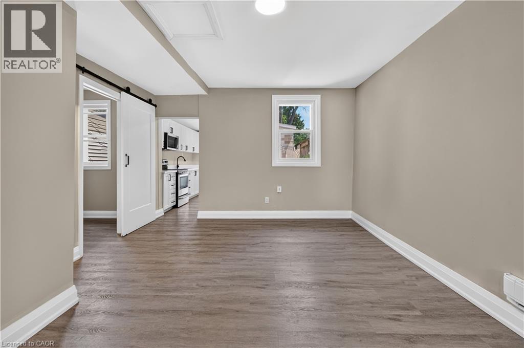 332 East Avenue N, Hamilton, ON - Indoor Photo Showing Other Room