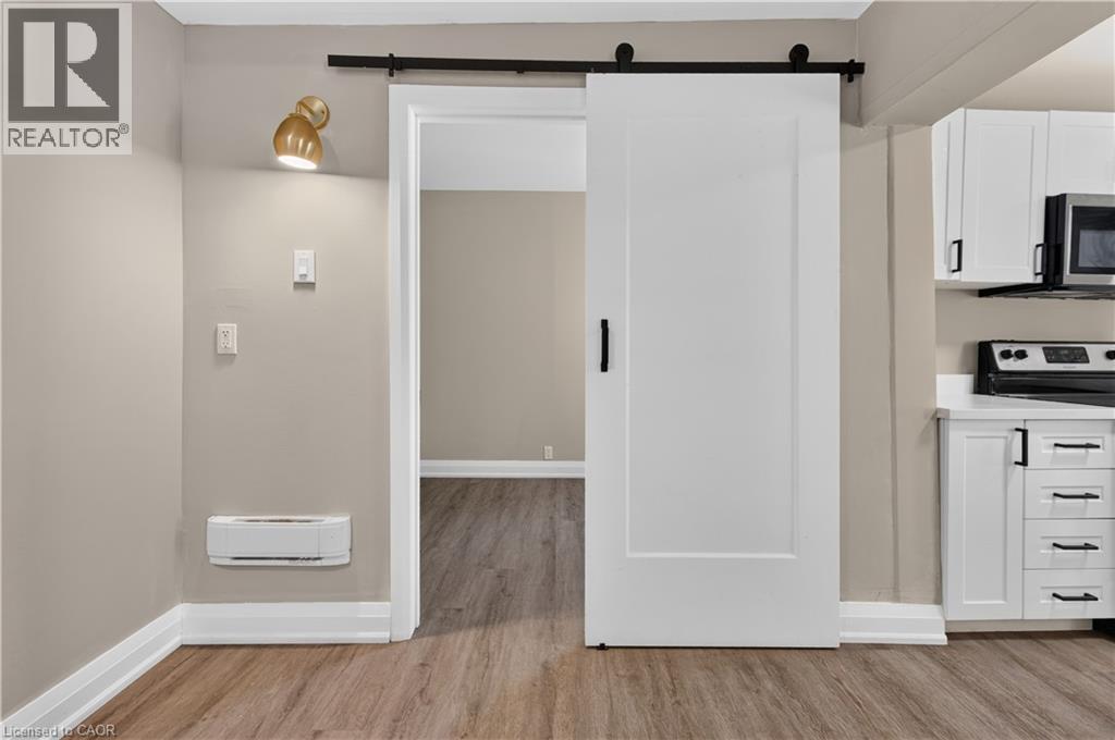332 East Avenue N, Hamilton, ON - Indoor