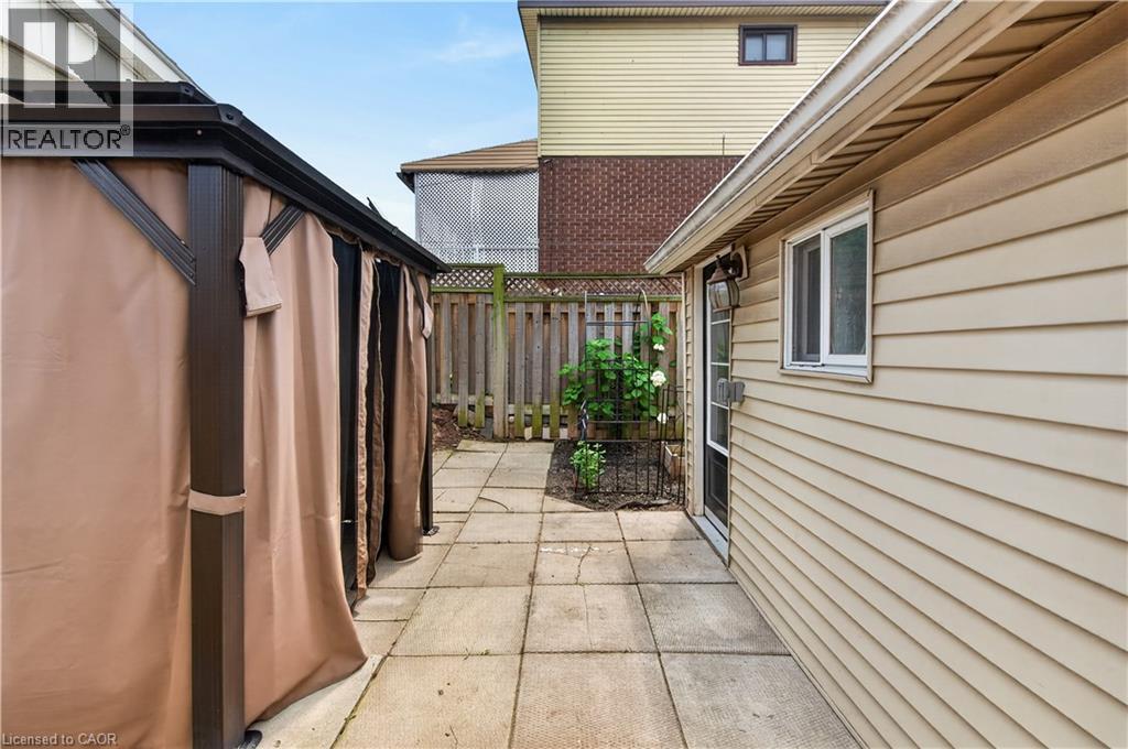 332 East Avenue N, Hamilton, ON - Outdoor With Exterior