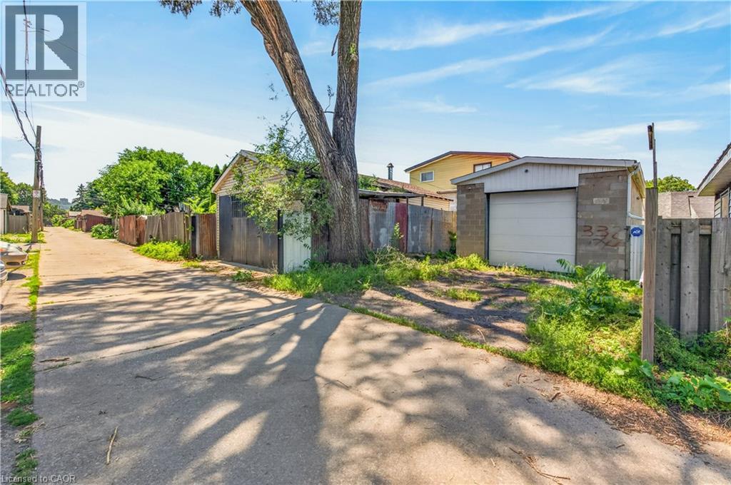 332 East Avenue N, Hamilton, ON - Outdoor