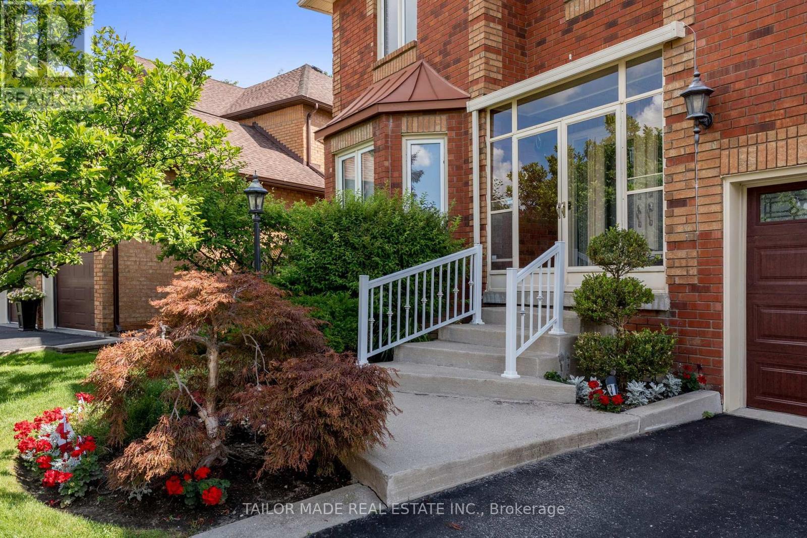 3 Stonegate Drive, Brampton, ON - Outdoor