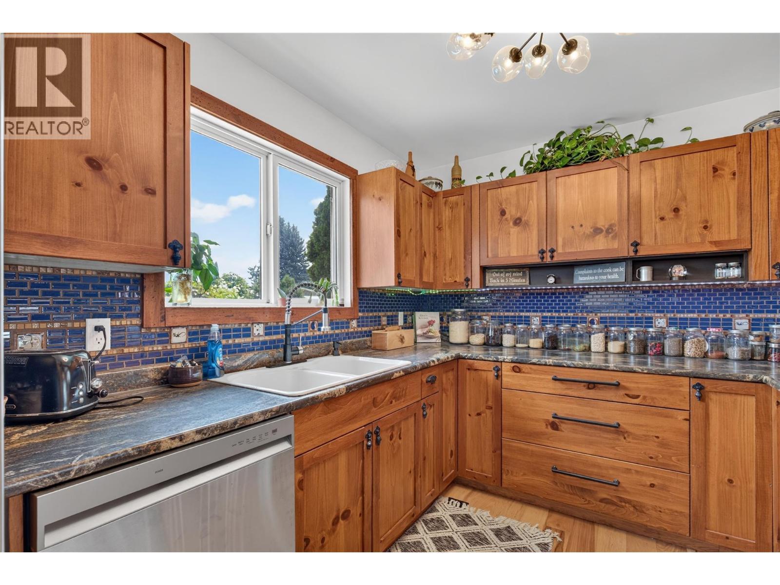 6415 Glendora Way, Coldstream, BC - Indoor Photo Showing Kitchen With Double Sink