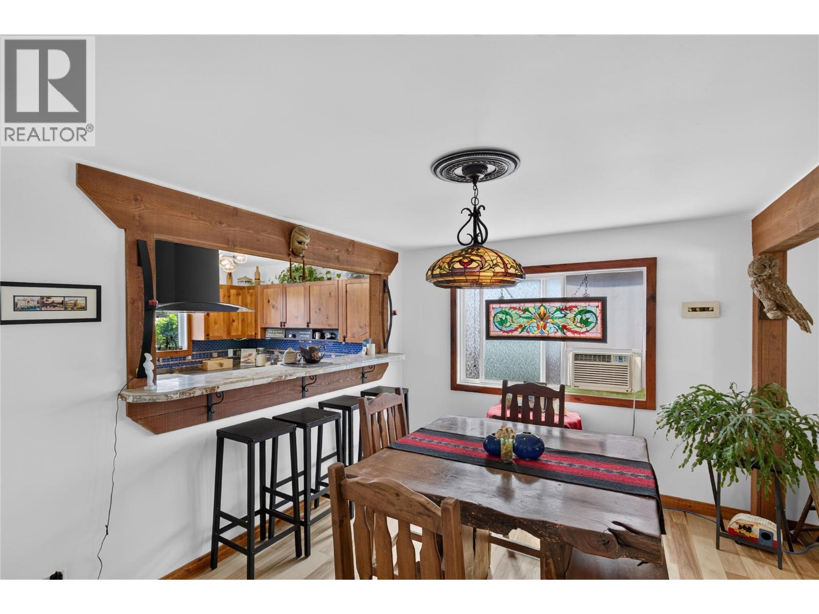 6415 Glendora Way, Coldstream, BC - Indoor Photo Showing Dining Room
