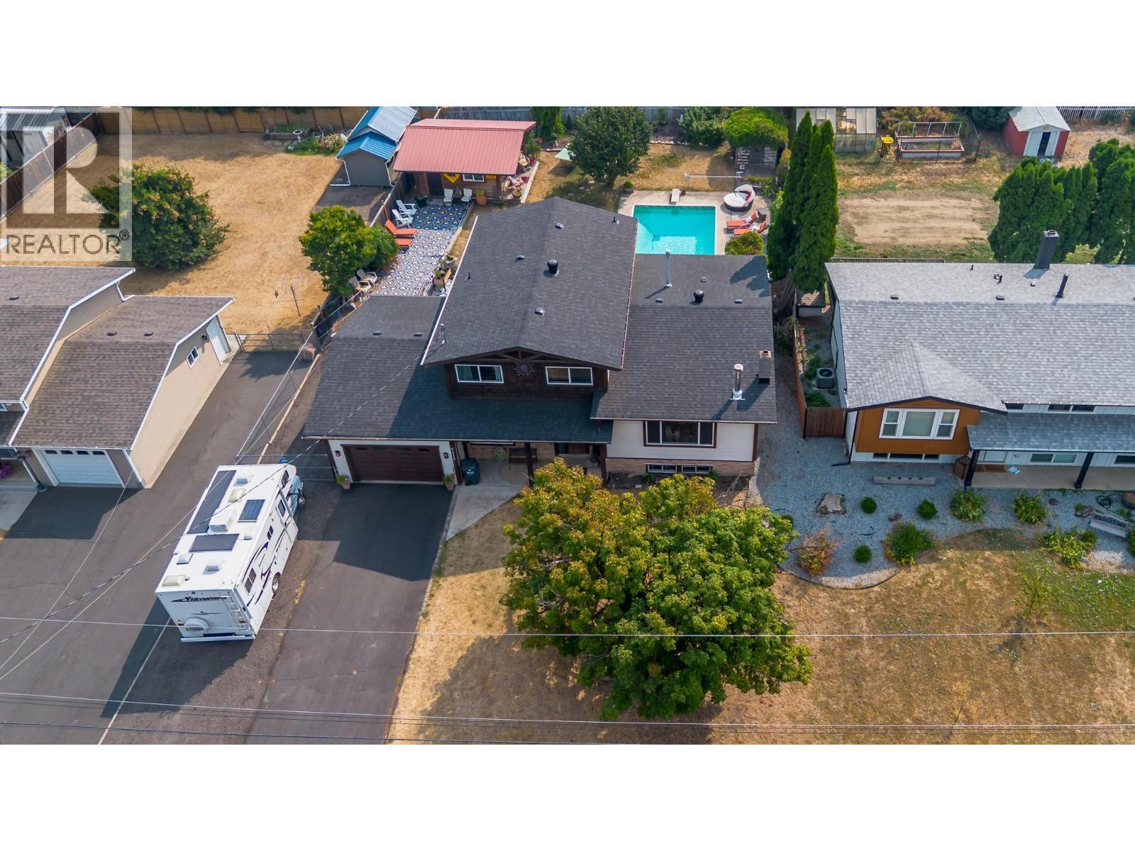 6415 Glendora Way, Coldstream, BC - Outdoor