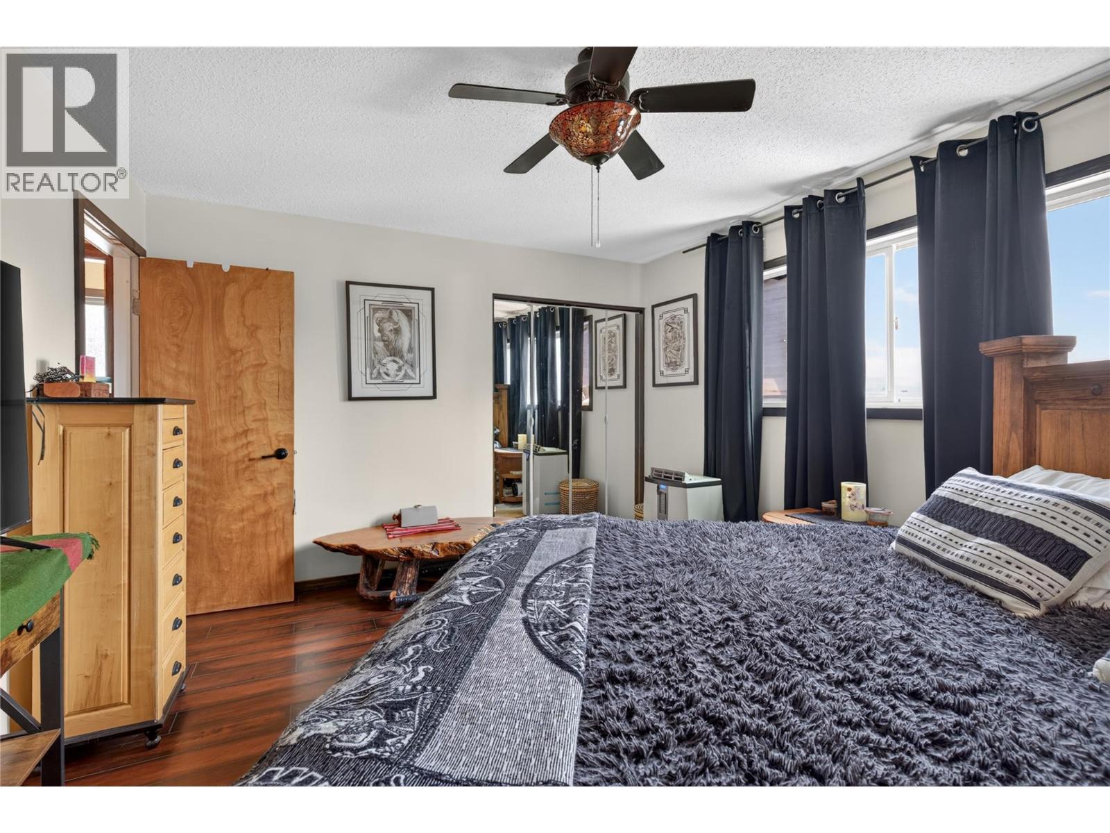 6415 Glendora Way, Coldstream, BC - Indoor Photo Showing Bedroom