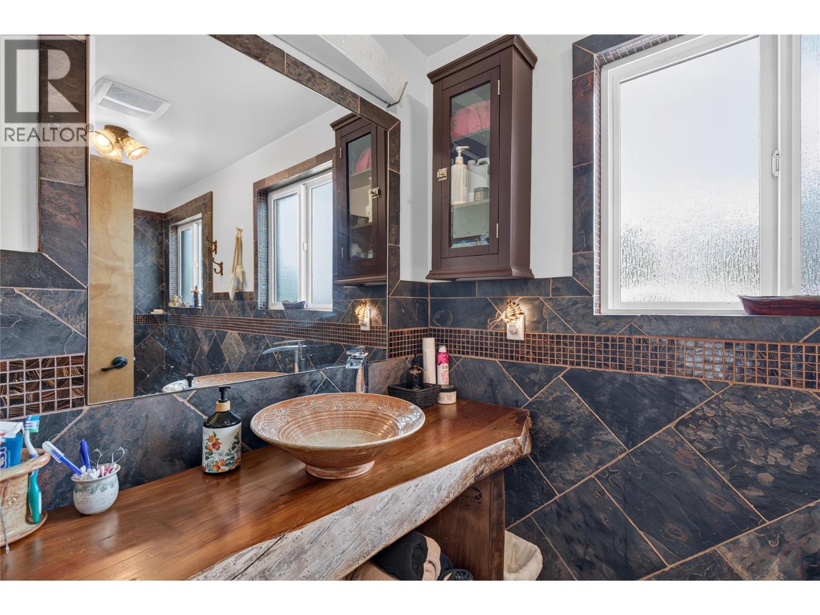 Upper Floor Bathroom - 6415 Glendora Way, Coldstream, BC - Indoor Photo Showing Bathroom
