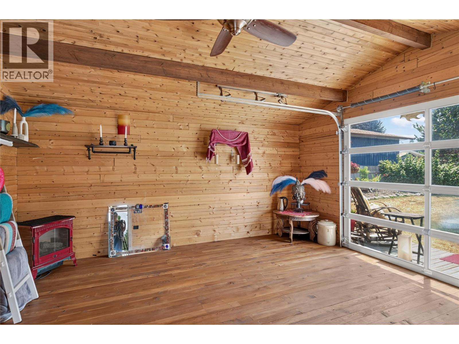 Log Studio - 6415 Glendora Way, Coldstream, BC - Indoor Photo Showing Other Room