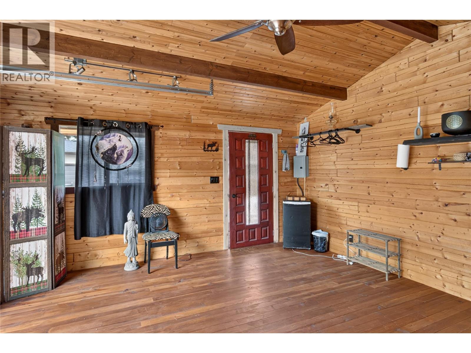 6415 Glendora Way, Coldstream, BC - Indoor Photo Showing Other Room