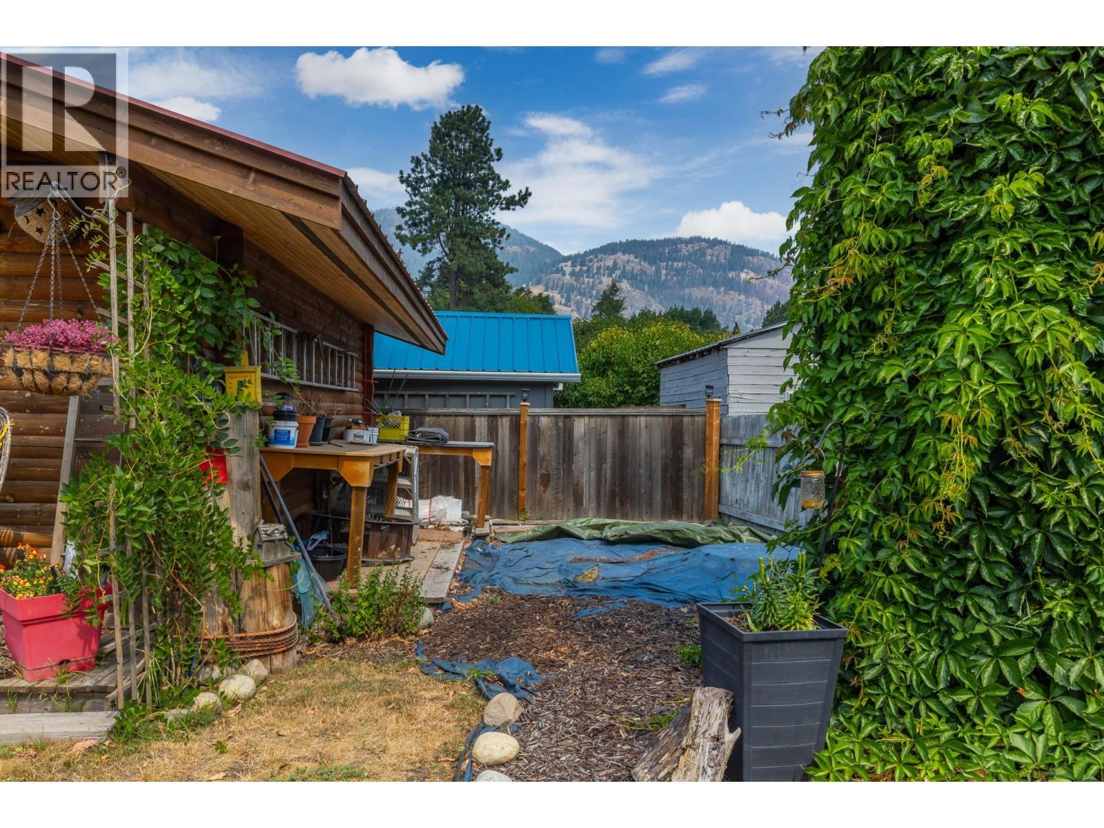 6415 Glendora Way, Coldstream, BC - Outdoor