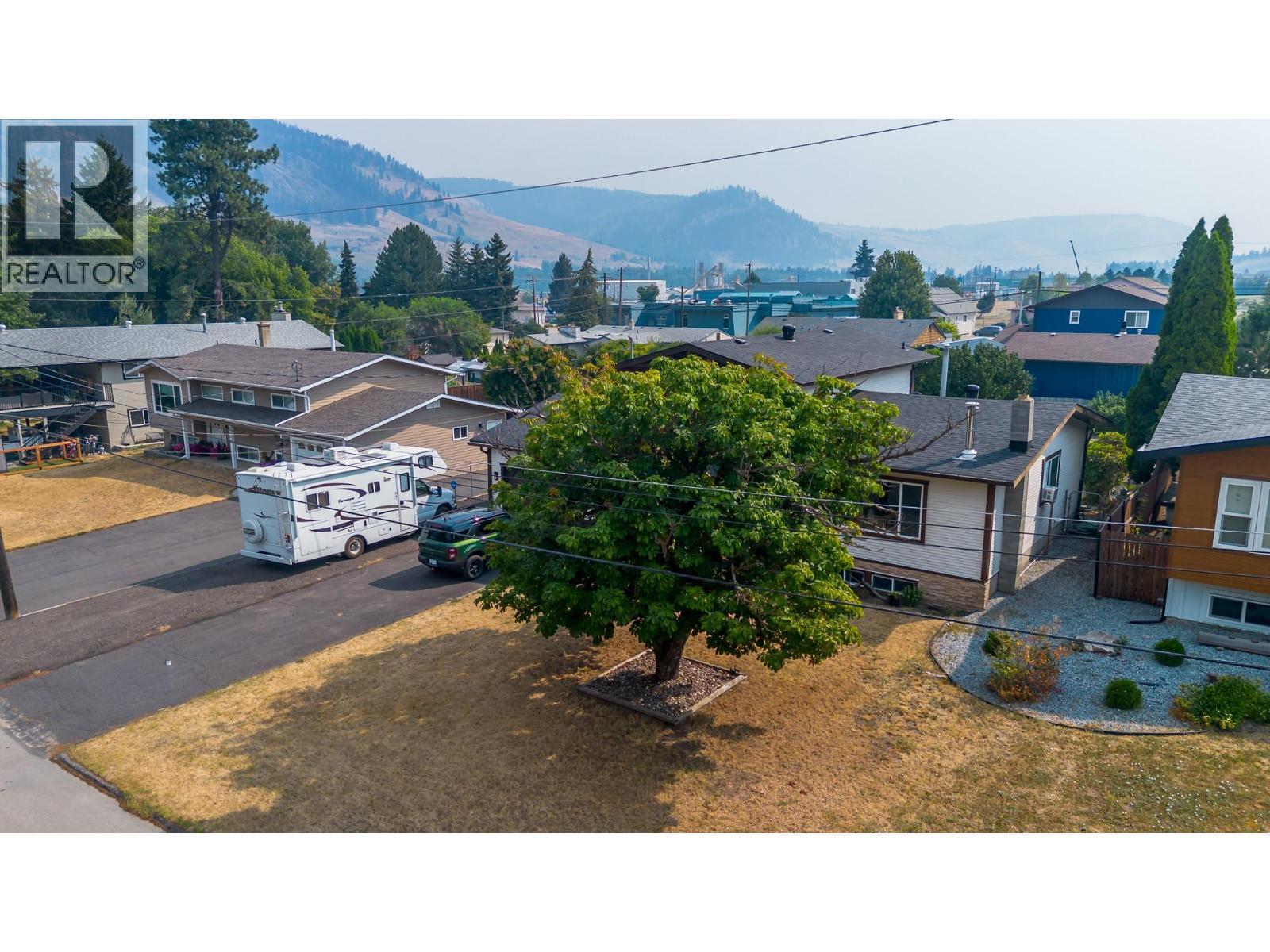 6415 Glendora Way, Coldstream, BC - Outdoor