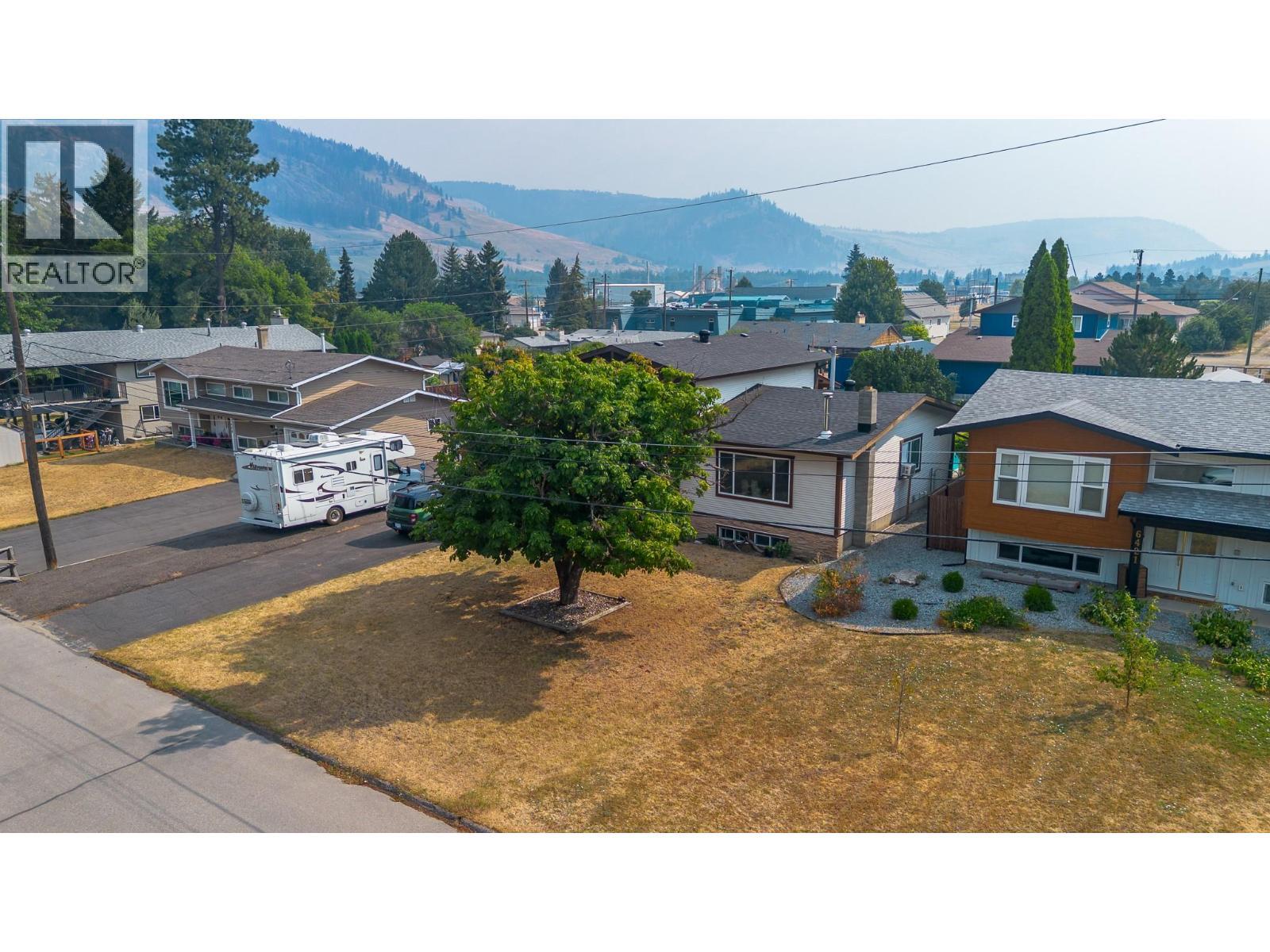 6415 Glendora Way, Coldstream, BC - Outdoor