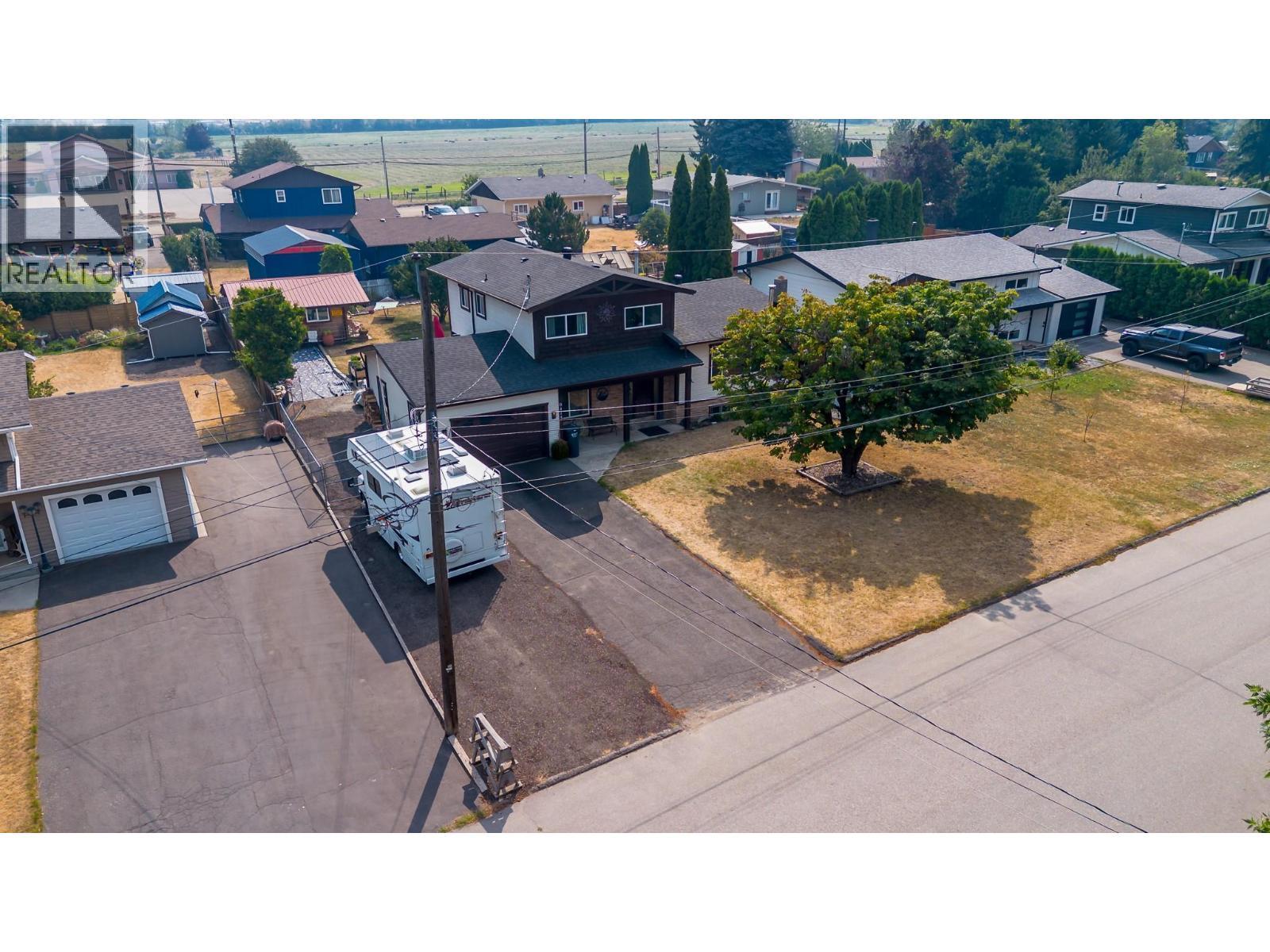 6415 Glendora Way, Coldstream, BC - Outdoor