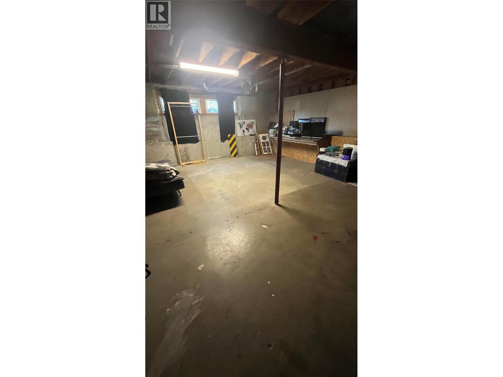 6415 Glendora Way, Coldstream, BC - Indoor Photo Showing Other Room