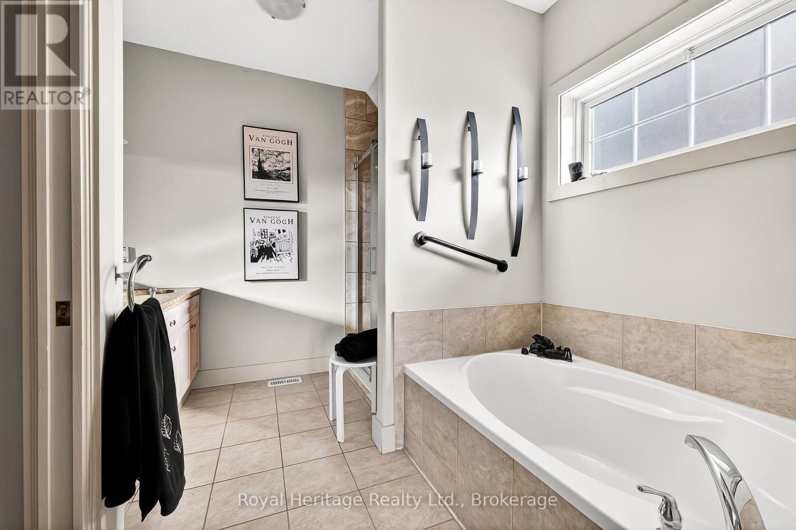 32 Edgewater Drive, Brighton, ON - Indoor Photo Showing Bathroom