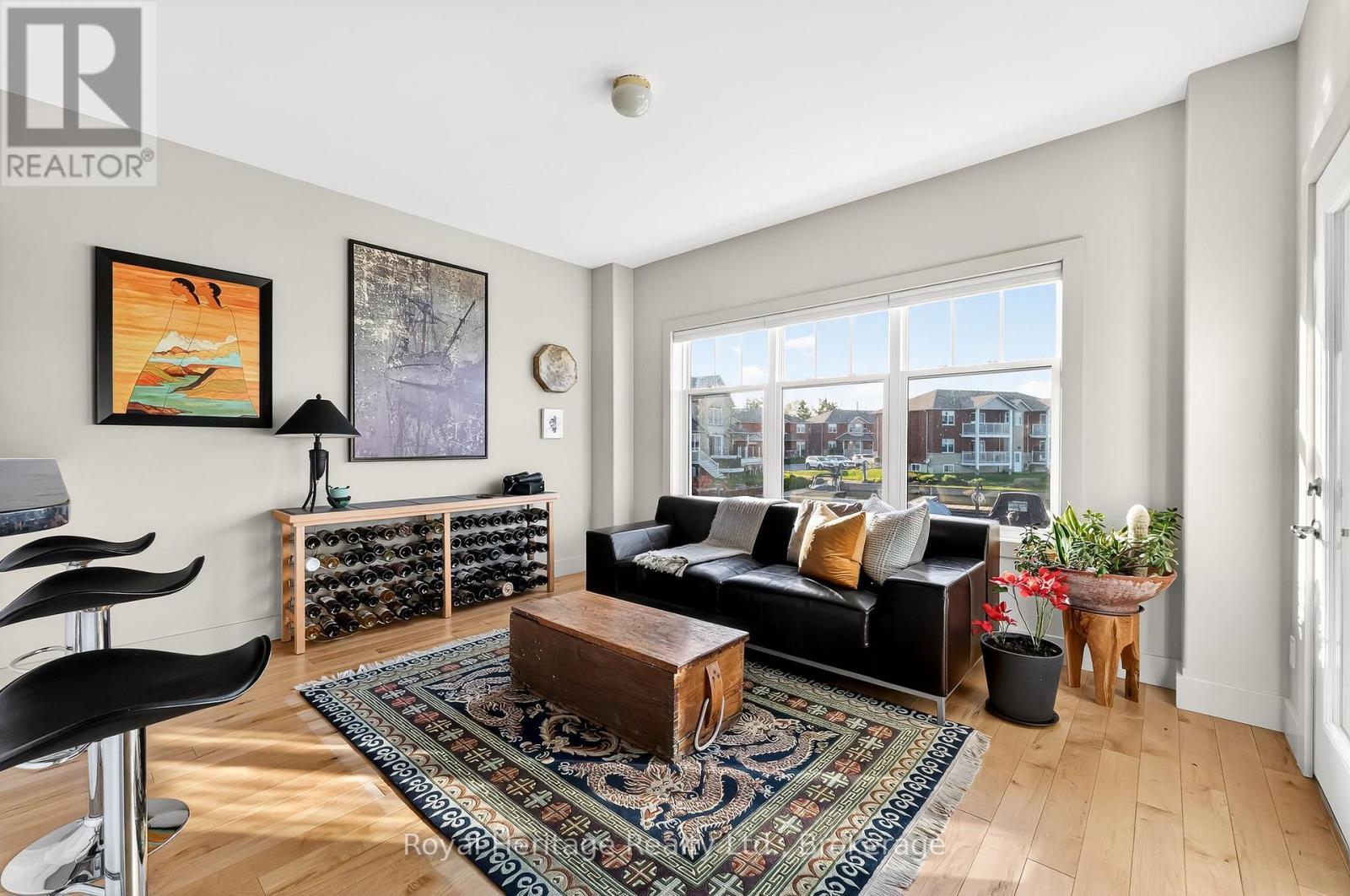 32 Edgewater Drive, Brighton, ON - Indoor Photo Showing Living Room