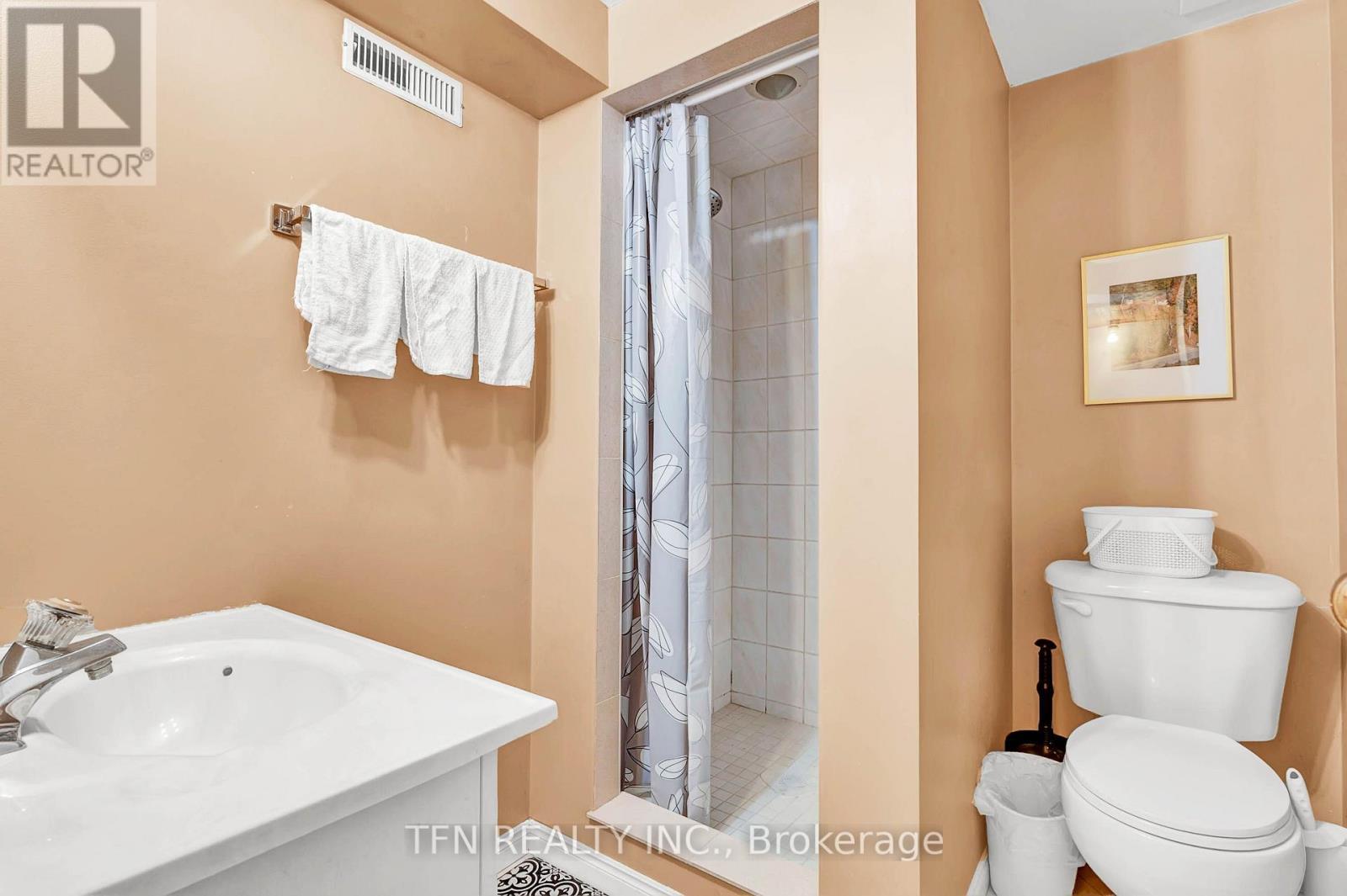 322 Concession Road W, Tiny, ON - Indoor Photo Showing Bathroom