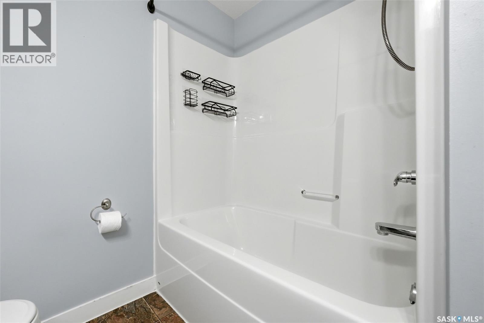 4008 Regina Avenue, Regina, SK - Indoor Photo Showing Bathroom