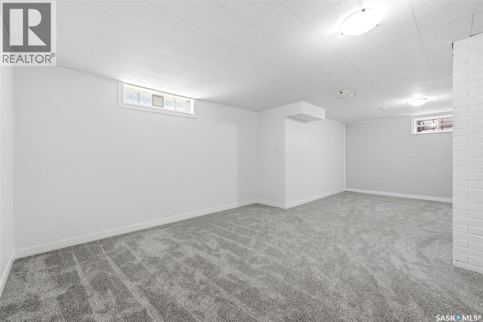 4008 Regina Avenue, Regina, SK - Indoor