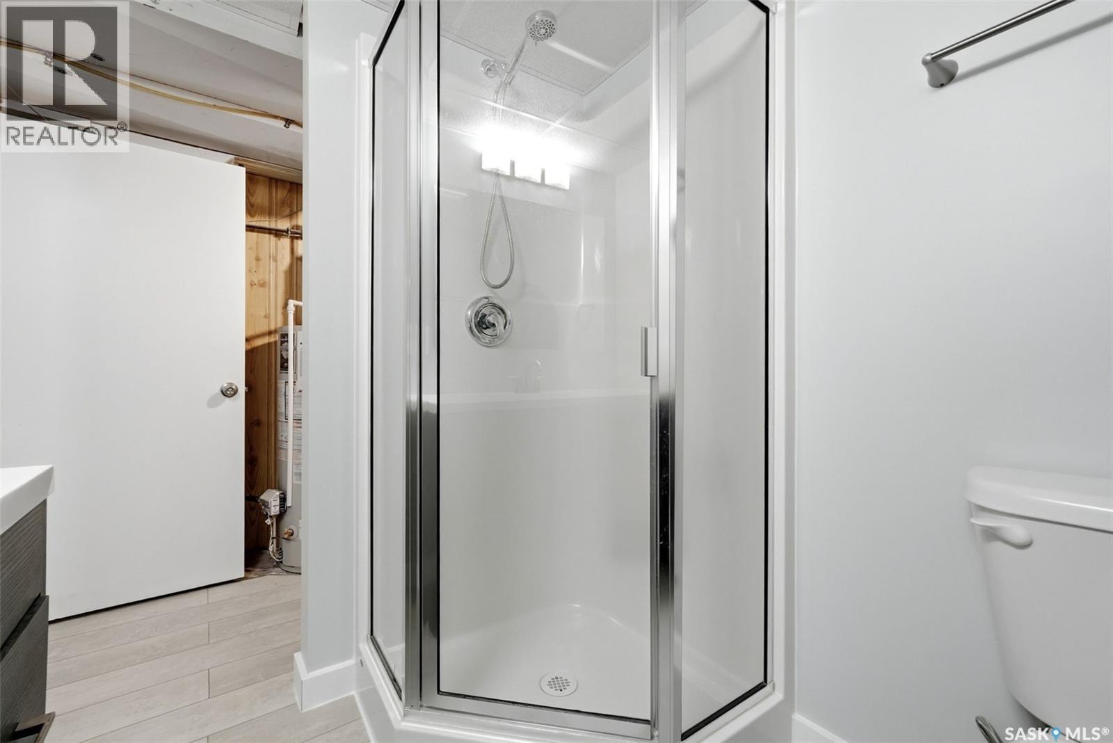 4008 Regina Avenue, Regina, SK - Indoor Photo Showing Bathroom