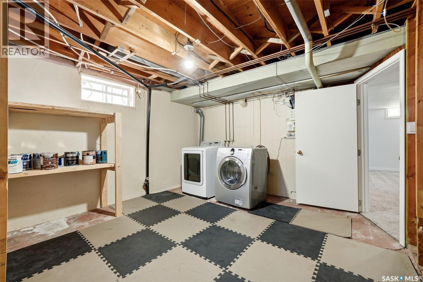 4008 Regina Avenue, Regina, SK - Indoor