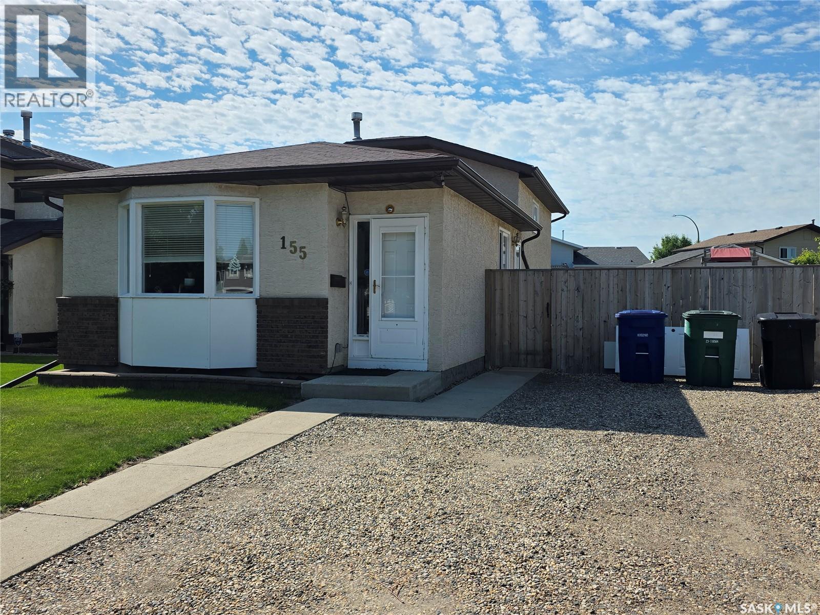 155 Carter Crescent, Saskatoon, SK - Outdoor