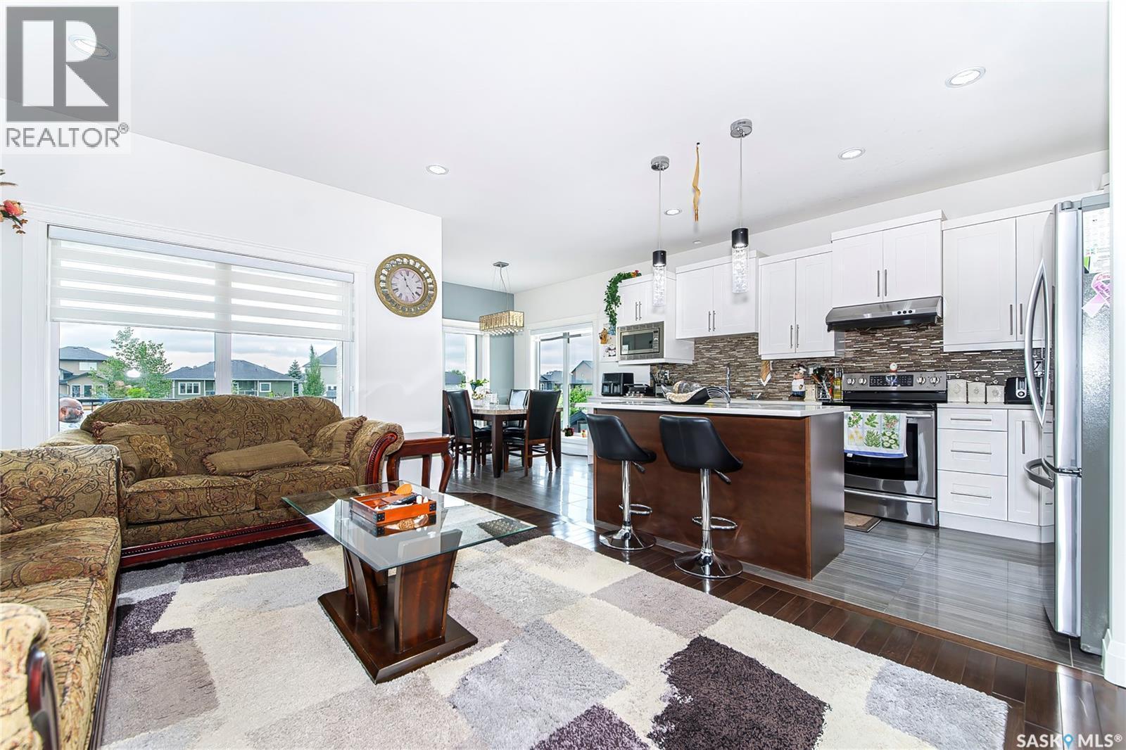 733 Gowan Road, Warman, SK - Indoor