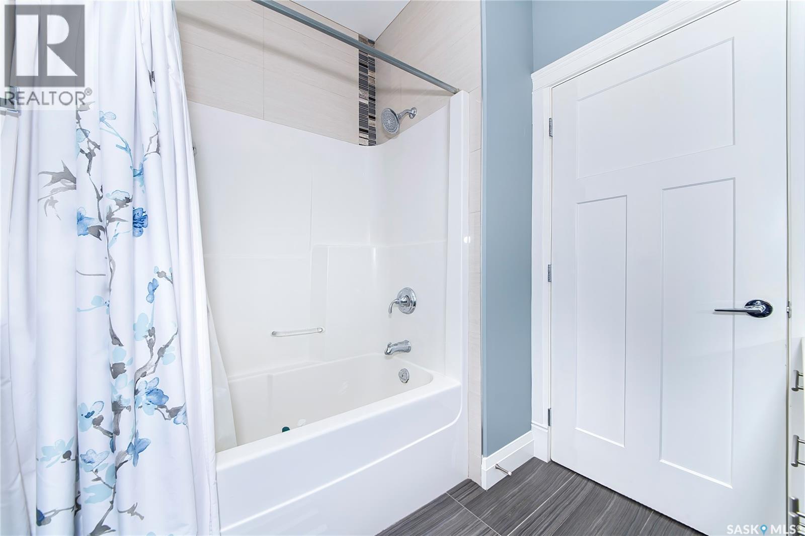 733 Gowan Road, Warman, SK - Indoor Photo Showing Bathroom