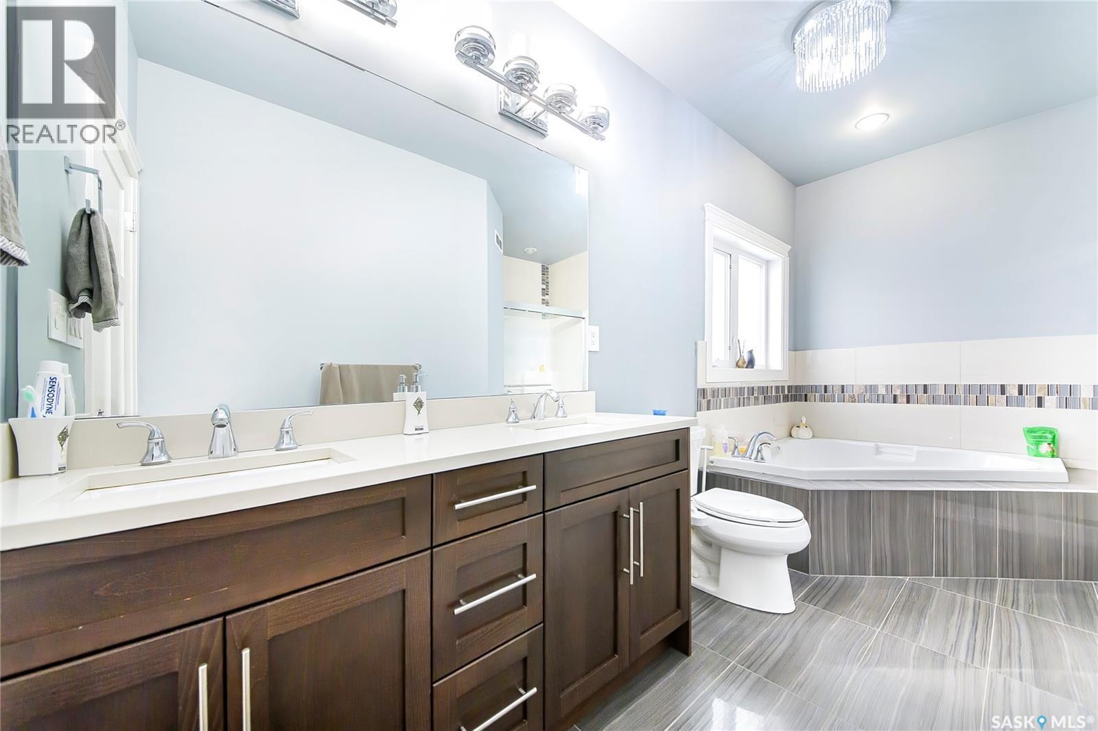 733 Gowan Road, Warman, SK - Indoor Photo Showing Bathroom