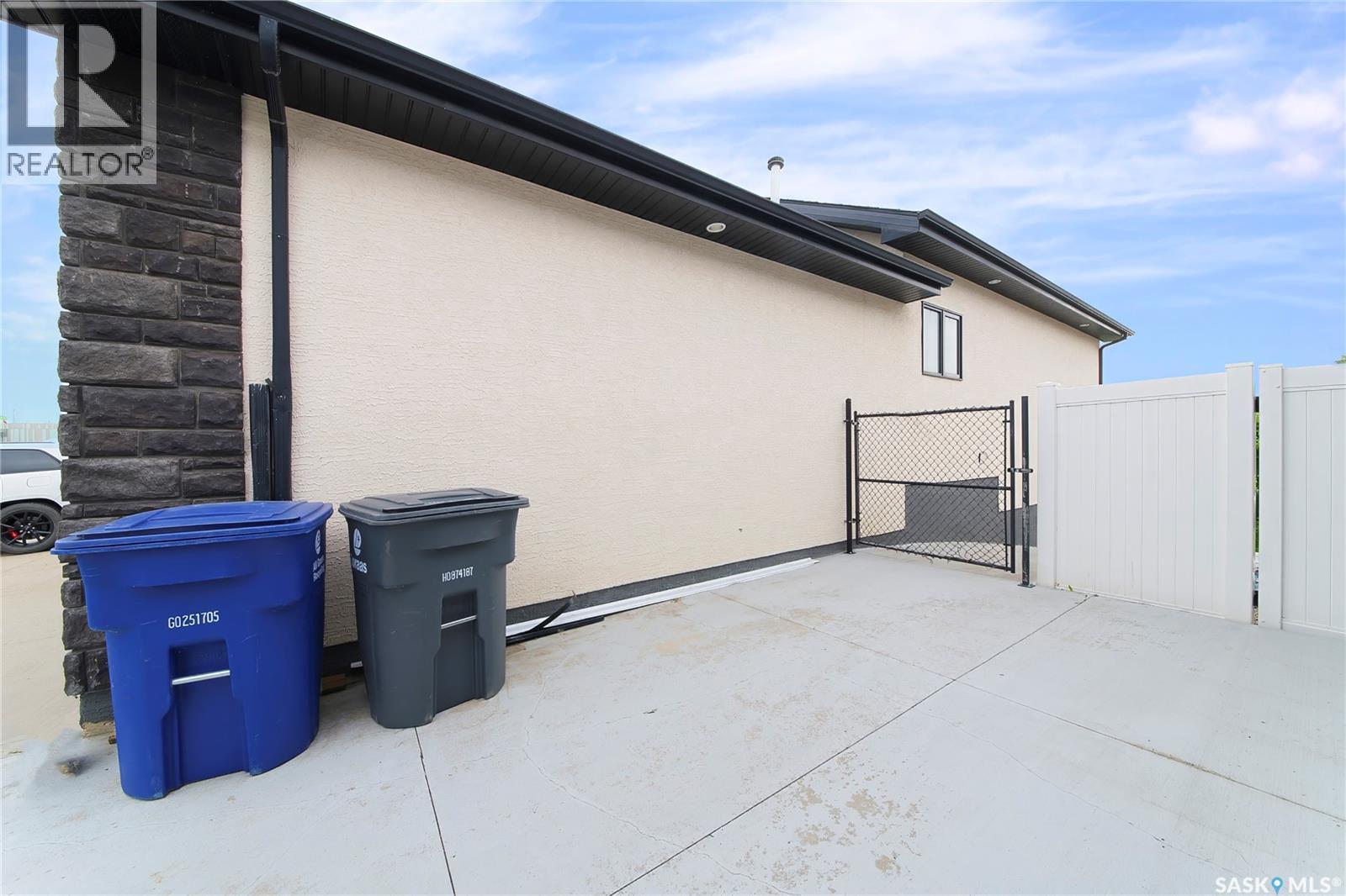 733 Gowan Road, Warman, SK - Outdoor With Exterior